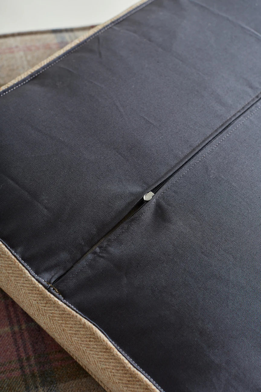 Dog Bed Tweed Sand Medium