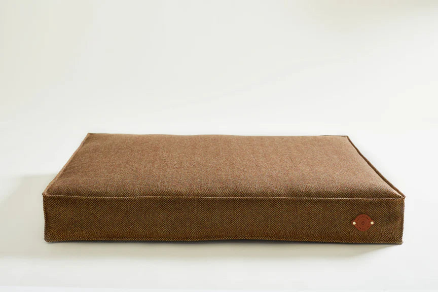 DOG BED TWEED BEECH - L