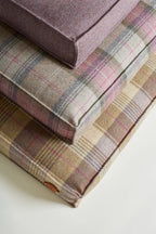 Dog Bed Tweed Blackberry Small